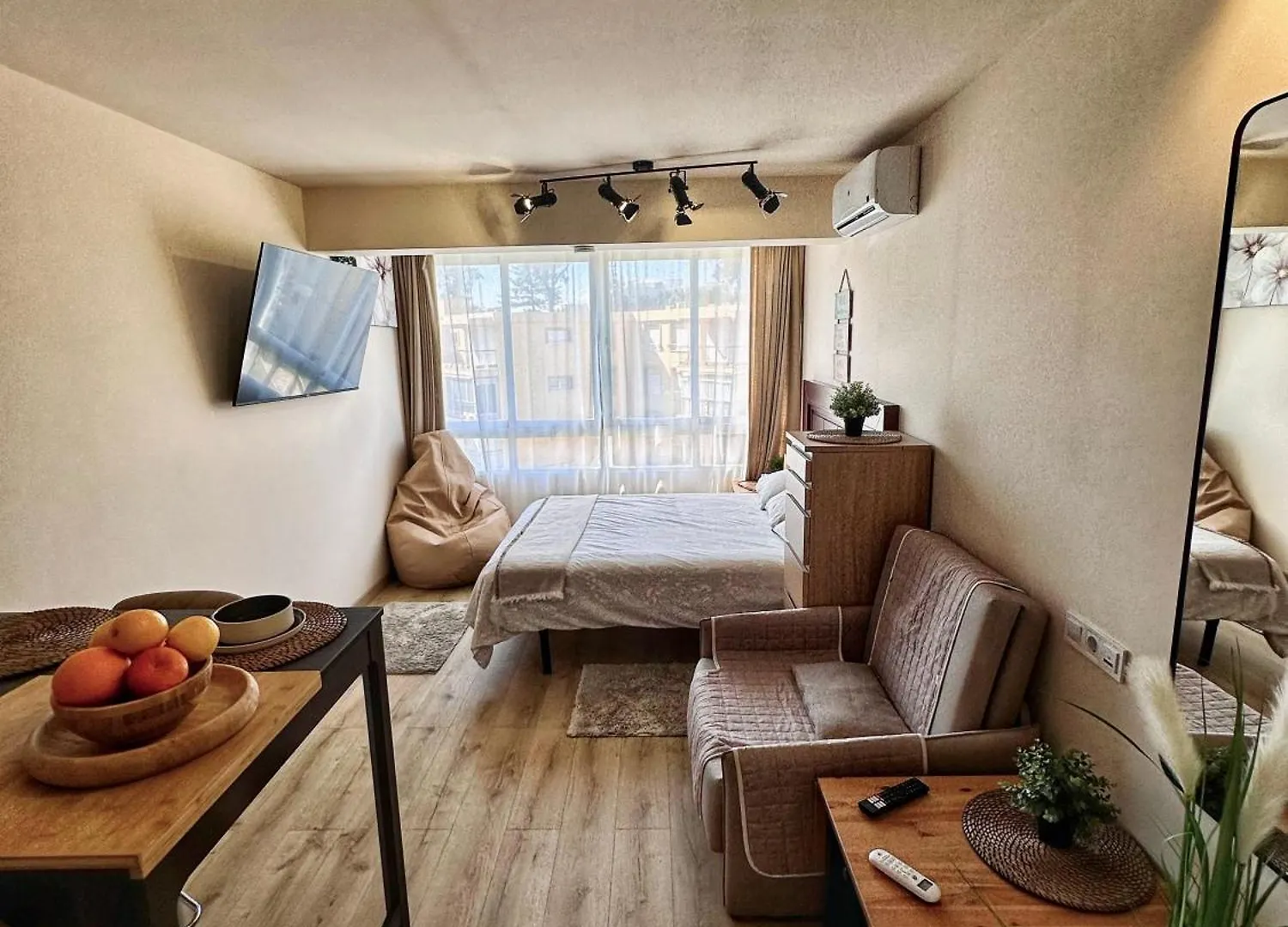 Lovely New Studio 77 Estepona